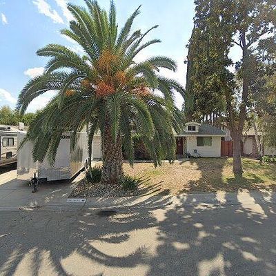 3441 W Iris Ave, Visalia, CA 93277