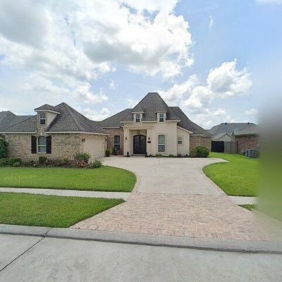 310 Lakewood Dr, Houma, LA 70360