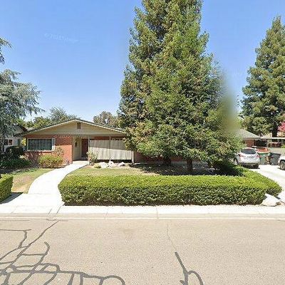 3104 W Royal Oaks Dr, Visalia, CA 93277