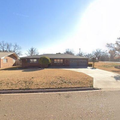 311 3 Rd St, Olton, TX 79064