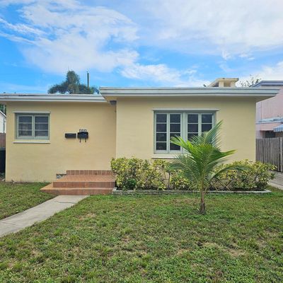 311 Columbia Dr, Lake Worth Beach, FL 33460