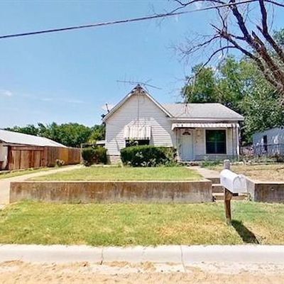 311 Throckmorton St, Weatherford, TX 76086