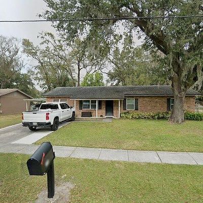 3110 Camphor Dr, Plant City, FL 33566