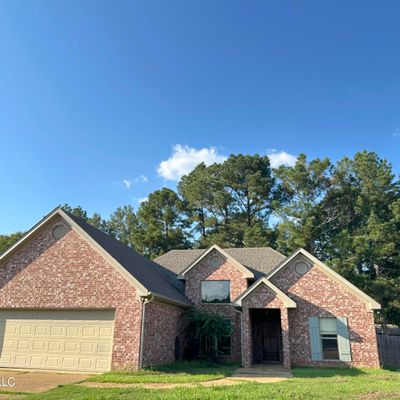 312 Bullock Cir, Richland, MS 39218