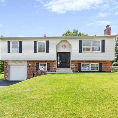 313 Hanby Cir, Upper Chichester, PA 19061