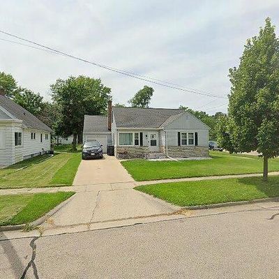 313 Shirley St, Fort Atkinson, WI 53538