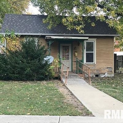 315 W Hill St, Virden, IL 62690