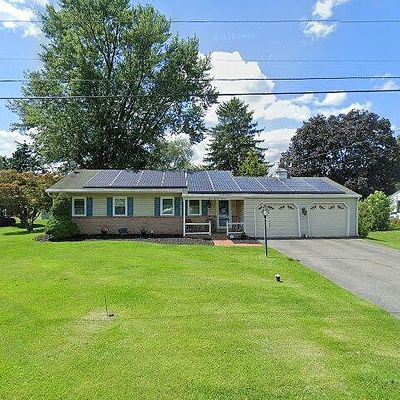 316 Homecrest Dr, Willow Street, PA 17584