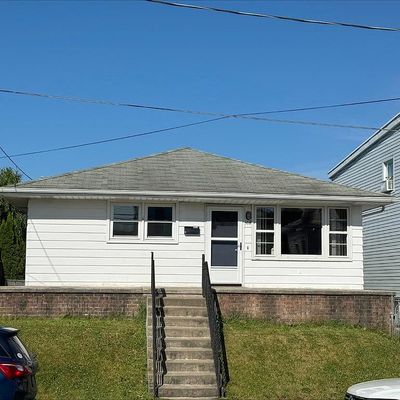 318 S Balliet St, Frackville, PA 17931