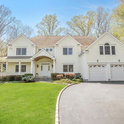 32 Hunting Ridge Rd, Stamford, CT 06903