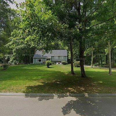 32 Pepperbush Dr, Clinton, CT 06413