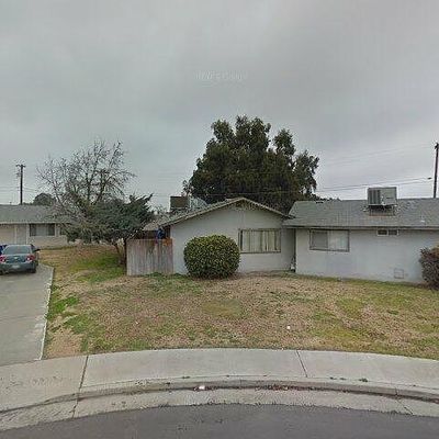 320 Brooks Ct, Lemoore, CA 93245