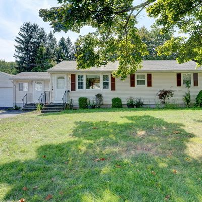 320 Hickory Cir, Middletown, CT 06457