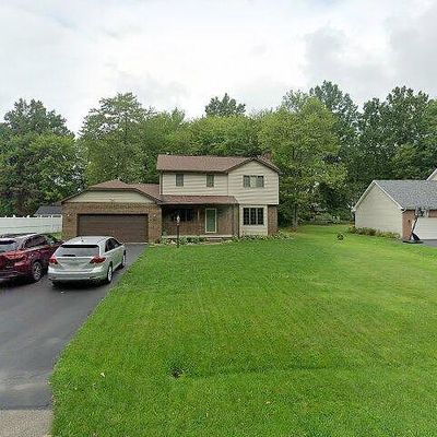 3213 Greentree Cir, New Castle, PA 16105