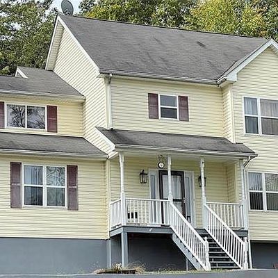 3655 Red Hill Dr, Tannersville, PA 18372