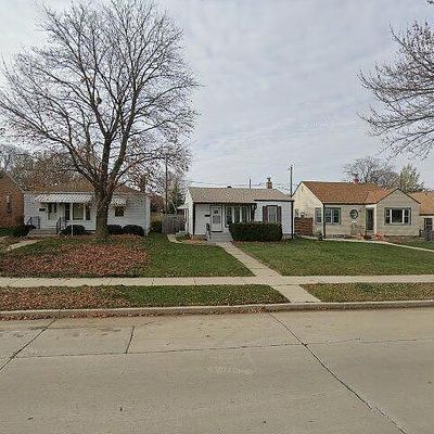 3665 S Whitnall Ave, Milwaukee, WI 53207