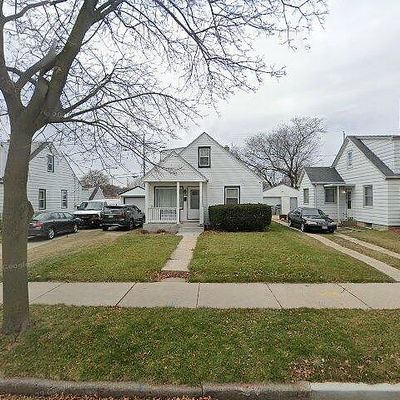 3669 S 24 Th St, Milwaukee, WI 53221