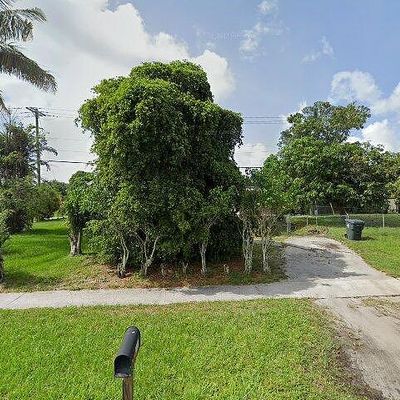 3696 Tallulah Rd, Lake Worth, FL 33462