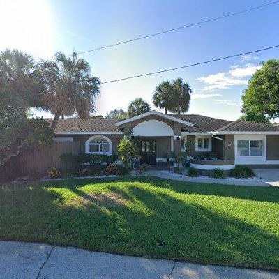 37 Bohenia Cir S, Clearwater Beach, FL 33767