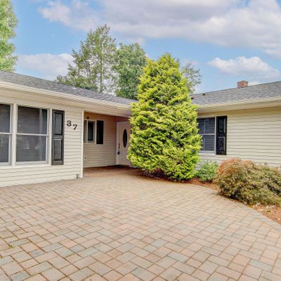 37 Canfield Ln, Matawan, NJ 07747