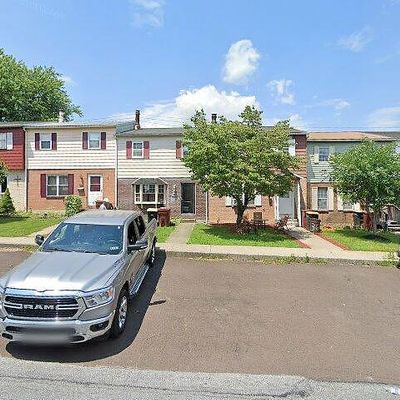 37 Madison Ln, Whitehall, PA 18052