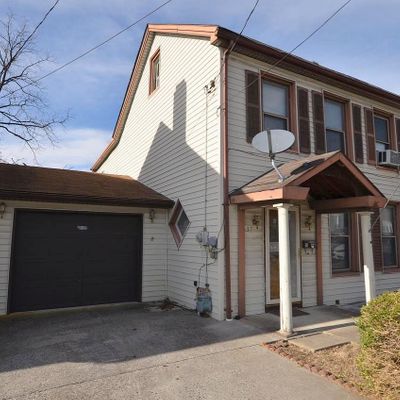 37 N Broad St, Waynesboro, PA 17268