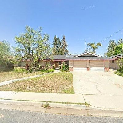 3700 Christmas Tree Ln, Bakersfield, CA 93306