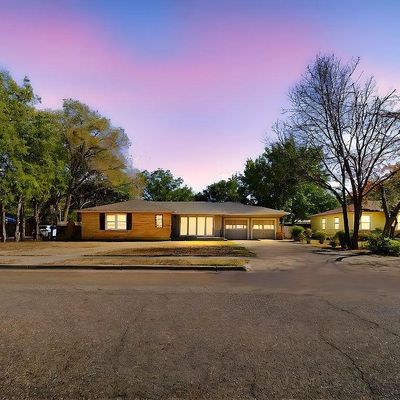 3709 27 Th St, Lubbock, TX 79410