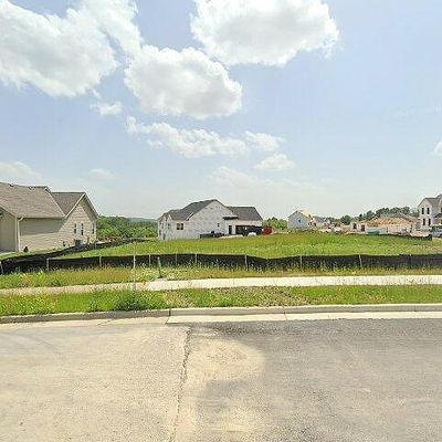 3725 Olde Howell Rd, Waukesha, WI 53188