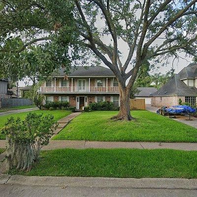 3741 Red Oak Ct, New Orleans, LA 70131