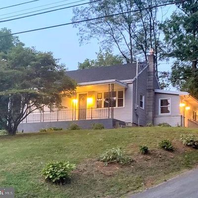 375 N Walnut St, Dallastown, PA 17313