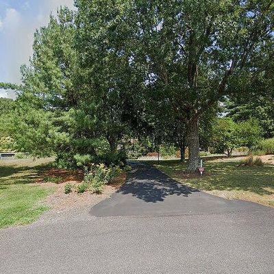 38 Beverly Dr, Kintnersville, PA 18930