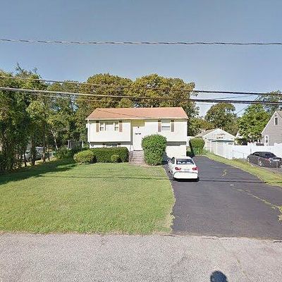 38 Leopold Ave, West Islip, NY 11795