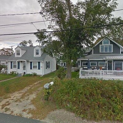 38 Wankinquoah Ave, Wareham, MA 02571