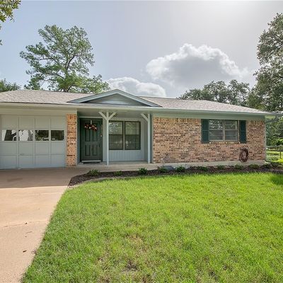 3813 Tanglewood Dr, Bryan, TX 77802