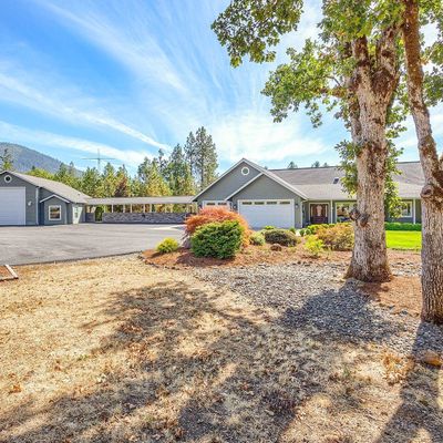 385 Kaneeta Ln, Grants Pass, OR 97526