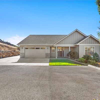 3852 Sky Crest Ln, Wenatchee, WA 98801