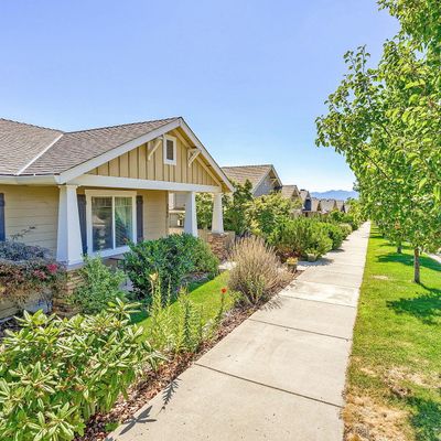 3862 Calle Vista Dr, Medford, OR 97504