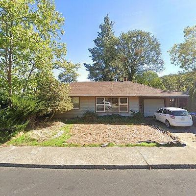 389 Hillcrest Ave, Ukiah, CA 95482