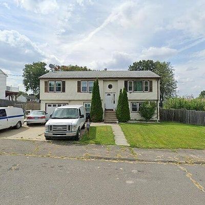 39 Hillsdale Ave, Waterbury, CT 06704