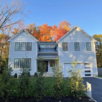 39 Park Dr, Livingston, NJ 07039