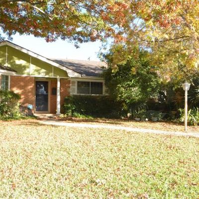 3913 Plantation Dr, Benbrook, TX 76116