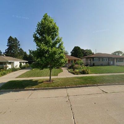 3919 E Lunham Ave, Cudahy, WI 53110