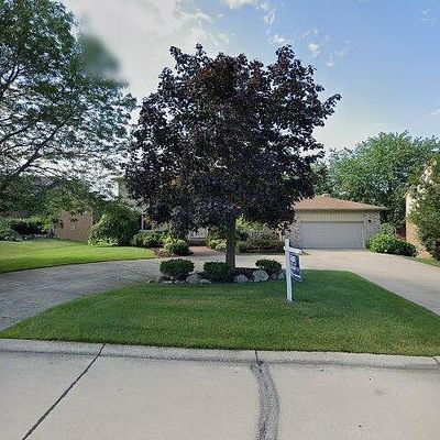 39205 Wilton Ct, Farmington Hills, MI 48331