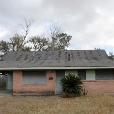 3927 Swanee St, Lake Charles, LA 70607