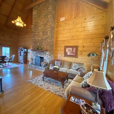 395 Skyview St, Deep Gap, NC 28618