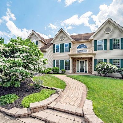 3950 Daystar Dr, Doylestown, PA 18902