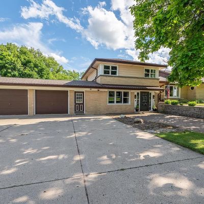 3463 Sherman Rd, Jackson, WI 53037