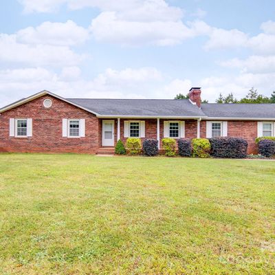 348 Loray Farm Rd, Dallas, NC 28034