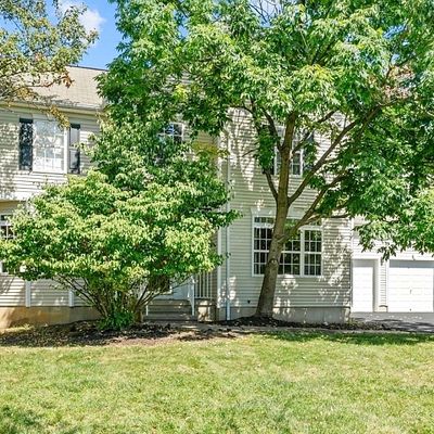 35 Hansom Rd, Basking Ridge, NJ 07920